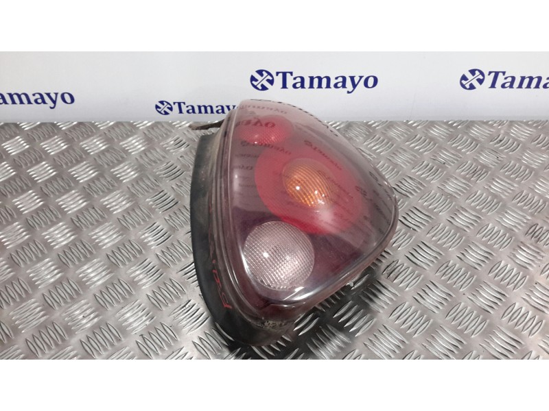 Recambio de piloto trasero derecho para fiat bravo (182) 1.9 turbodiesel referencia OEM IAM 46538352  