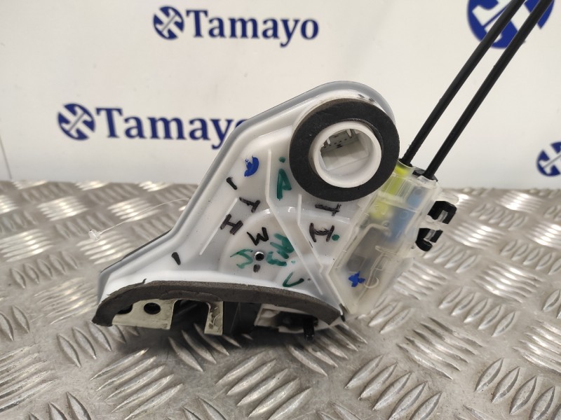 Recambio de cerradura puerta trasera izquierda para toyota aygo referencia OEM IAM   