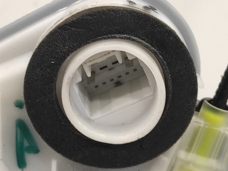 Recambio de cerradura puerta trasera izquierda para toyota aygo referencia OEM IAM   