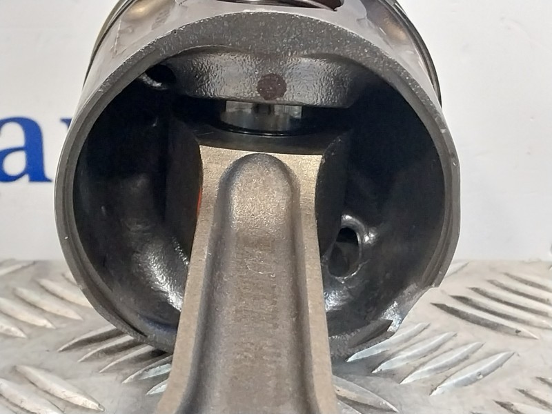 Recambio de biela para peugeot boxer furgón 2.2 hdi fap cat referencia OEM IAM H268X  