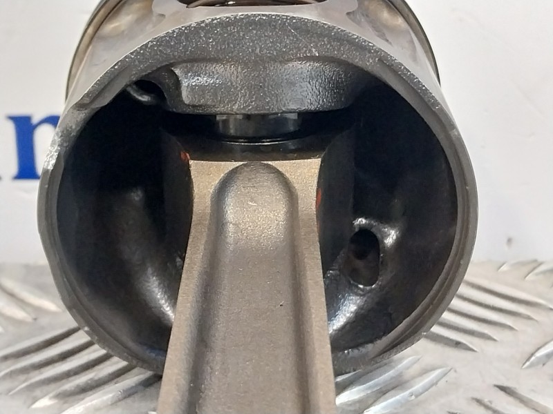 Recambio de biela para peugeot boxer furgón 2.2 hdi fap cat referencia OEM IAM H268X  