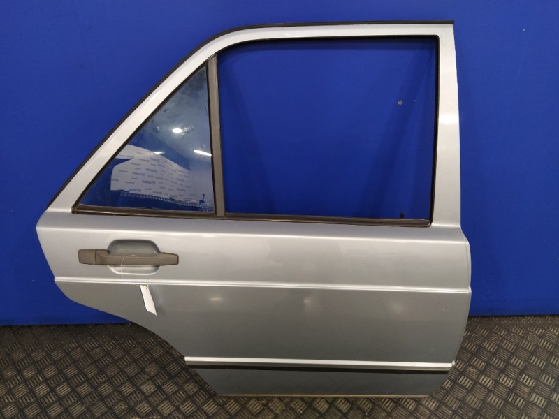 Recambio de puerta trasera derecha para mercedes-benz clase c (w201) berlina 1.8 cat referencia OEM IAM   