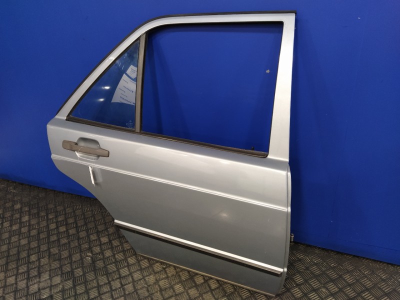 Recambio de puerta trasera derecha para mercedes-benz clase c (w201) berlina 1.8 cat referencia OEM IAM   