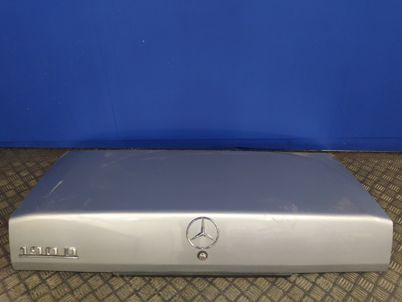 Recambio de porton trasero para mercedes-benz clase c (w201) berlina 1.8 cat referencia OEM IAM   