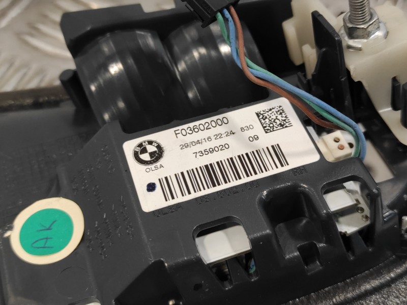 Recambio de piloto trasero derecho interior para bmw serie 1 lim f21 ac referencia OEM IAM   735902009