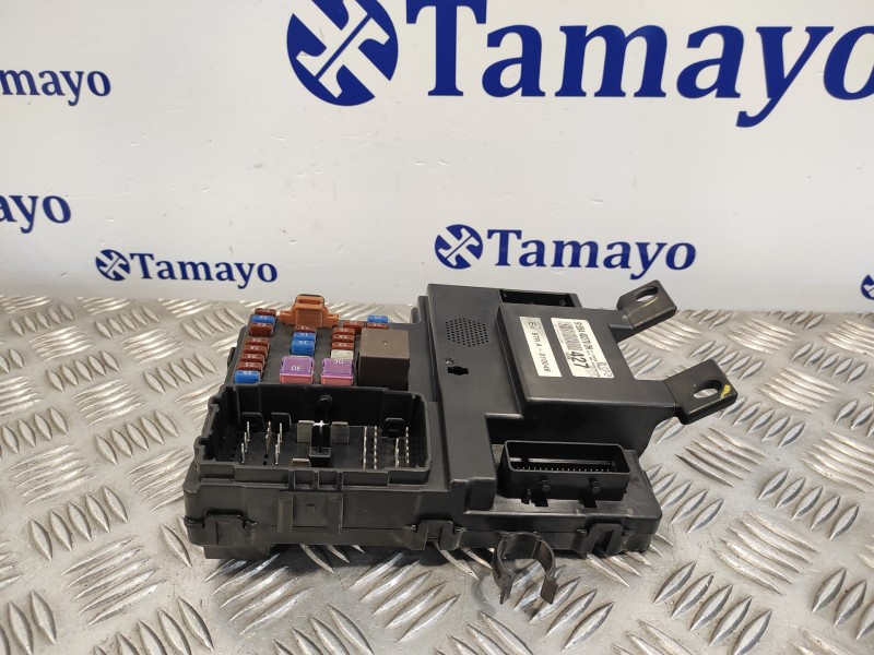 Recambio de caja reles / fusibles para kia carnival 2.9 crdi cat referencia OEM IAM 919544D2700H  97RA010046