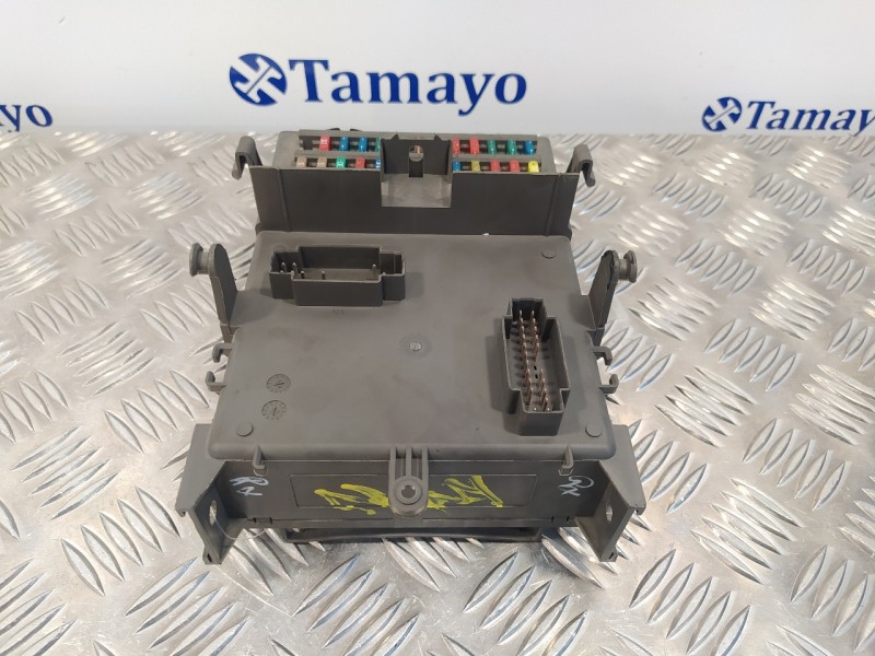 Recambio de caja reles / fusibles para renault espace iv (jk0) 2.2 dci turbodiesel referencia OEM IAM 8200447438A  518837117