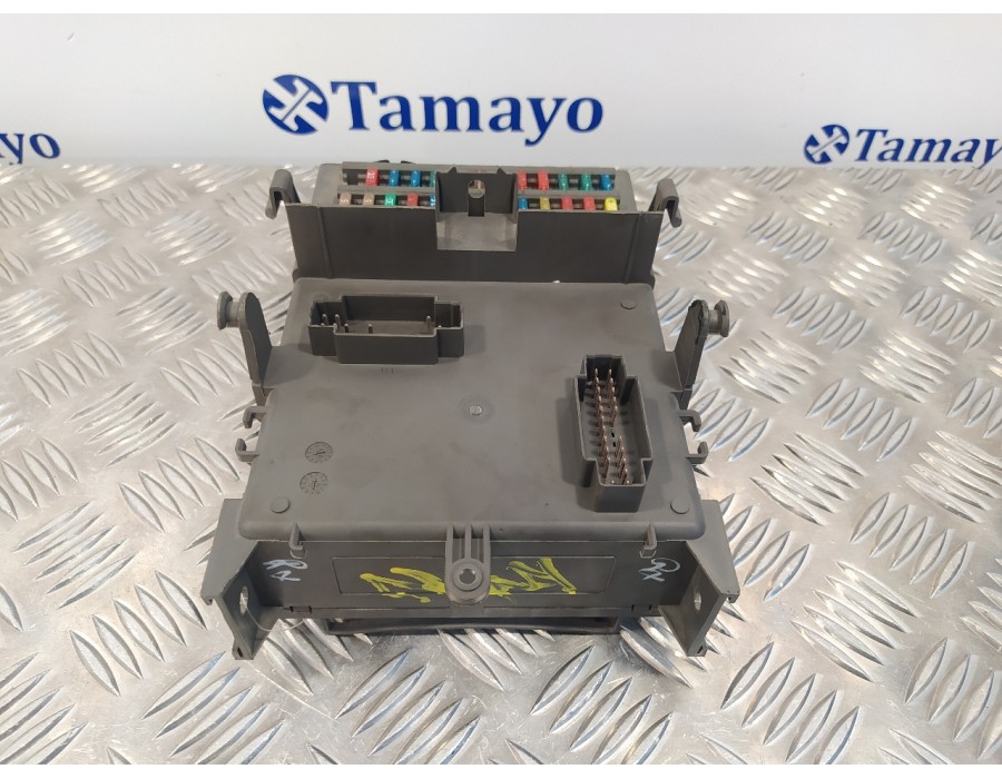 Recambio de caja reles / fusibles para renault espace iv (jk0) 2.2 dci turbodiesel referencia OEM IAM 8200447438A  518837117