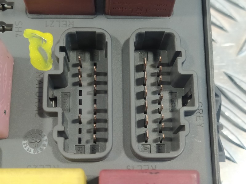 Recambio de caja reles / fusibles para renault espace iv (jk0) 2.2 dci turbodiesel referencia OEM IAM 8200447438A  518837117