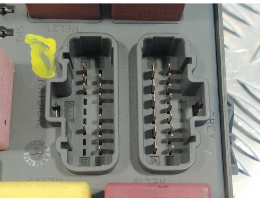 Recambio de caja reles / fusibles para renault espace iv (jk0) 2.2 dci turbodiesel referencia OEM IAM 8200447438A  518837117