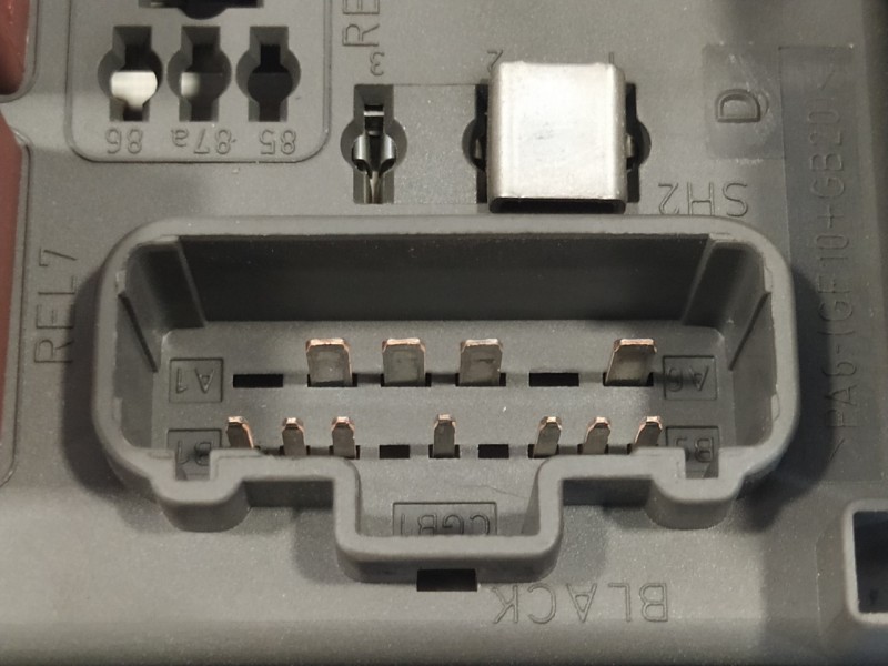 Recambio de caja reles / fusibles para renault espace iv (jk0) 2.2 dci turbodiesel referencia OEM IAM 8200447438A  518837117