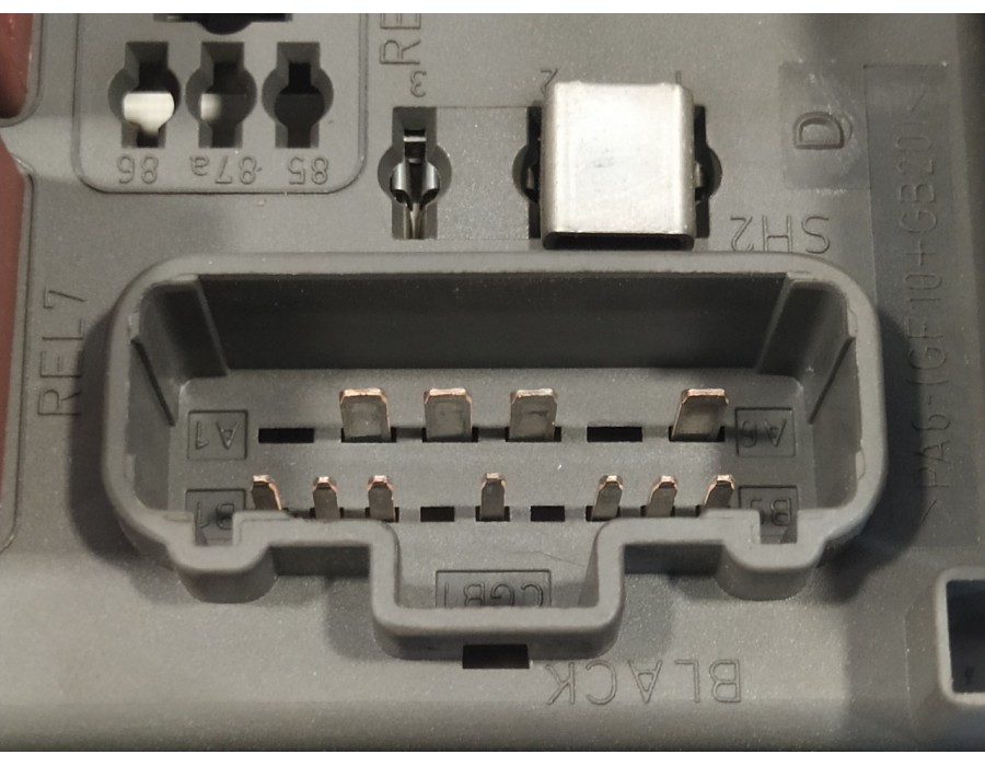 Recambio de caja reles / fusibles para renault espace iv (jk0) 2.2 dci turbodiesel referencia OEM IAM 8200447438A  518837117