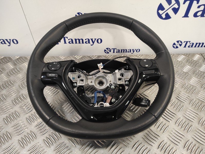 Recambio de volante para toyota aygo 1.0 cat referencia OEM IAM 451000H060  