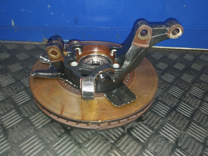 Recambio de mangueta delantera derecha para kia carens ( ) referencia OEM IAM   