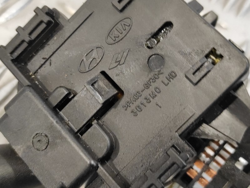 Recambio de mando luces para kia carnival 2.9 crdi cat referencia OEM IAM 3613M0LHD  