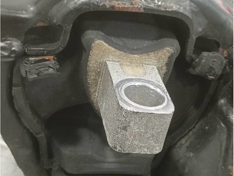 Recambio de soporte motor para skoda fabia (6y2/6y3) 1.4 16v referencia OEM IAM 6Q0199555  