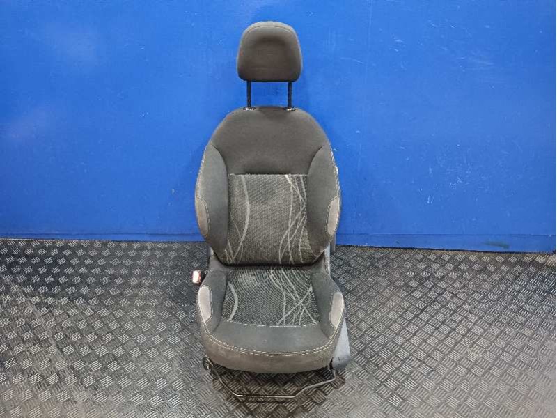 Recambio de asiento delantero izquierdo para peugeot 208 1.2 12v e-vti referencia OEM IAM   