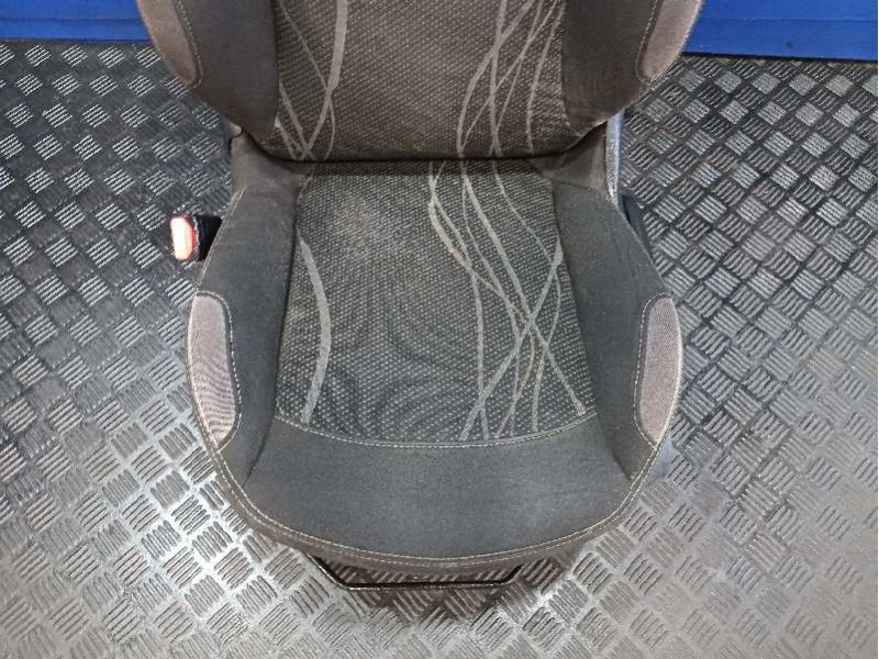 Recambio de asiento delantero izquierdo para peugeot 208 1.2 12v e-vti referencia OEM IAM   