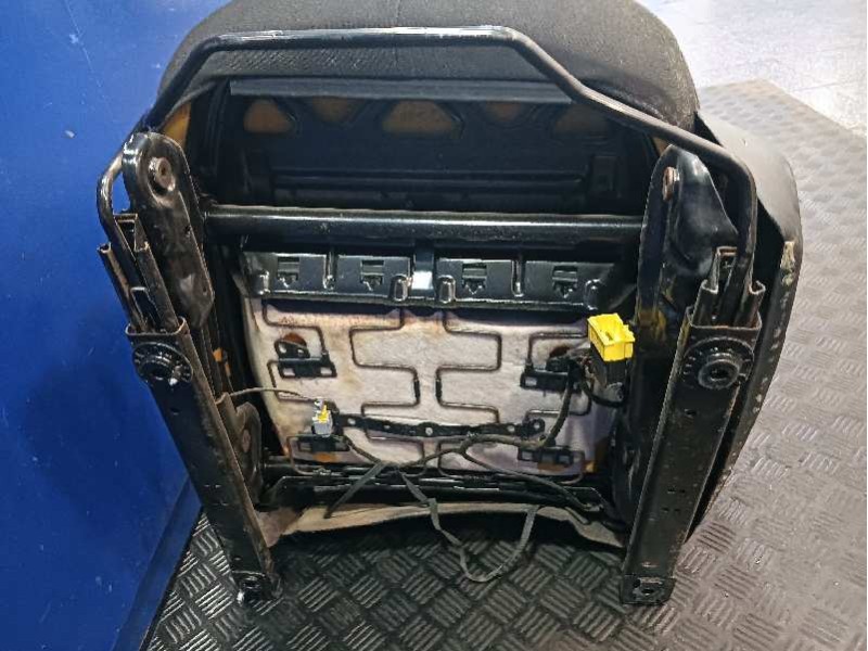 Recambio de asiento delantero izquierdo para peugeot 208 1.2 12v e-vti referencia OEM IAM   