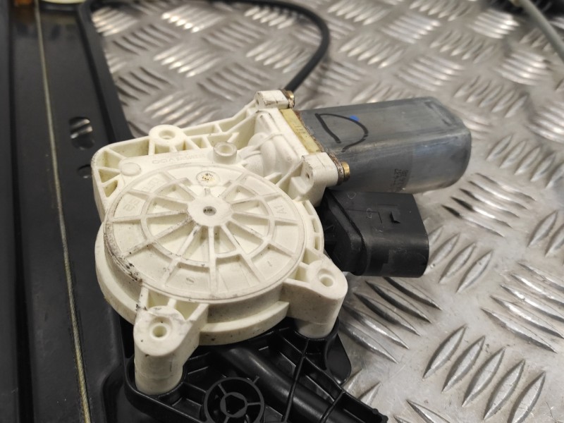 Recambio de elevalunas delantero derecho para bmw serie 5 berlina (e60) referencia OEM IAM 7034352 994441101 6922268