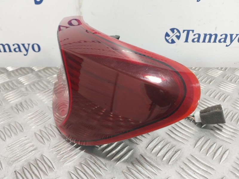 Recambio de piloto trasero derecho para kia ceed referencia OEM IAM 92402J70  