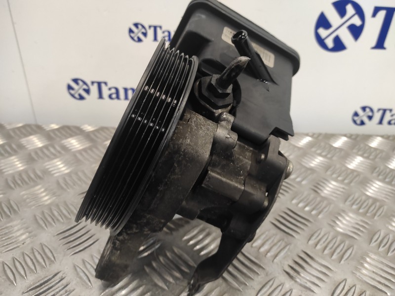 Recambio de bomba direccion para bmw serie 5 berlina (e60) 3.0 turbodiesel cat referencia OEM IAM 7693974  7693974101
