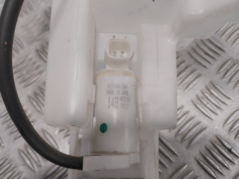 Recambio de deposito limpia para nissan nv 200 (m20) referencia OEM IAM   