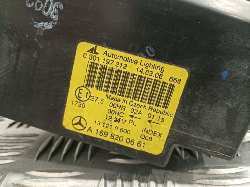 Recambio de faro derecho para mercedes-benz clase a (w169) referencia OEM IAM A1698200661  0301197212