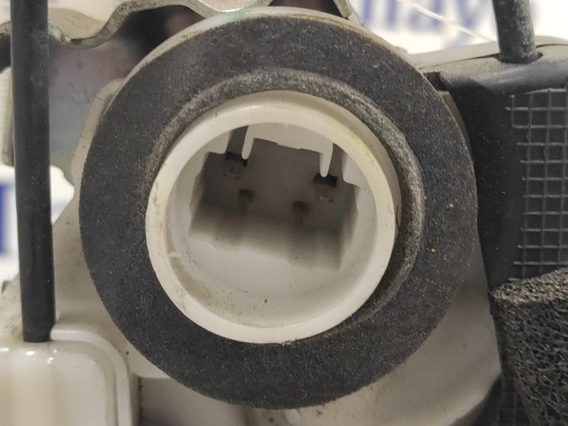 Recambio de cerradura puerta trasera derecha para toyota prius (nhw30) 1.8 16v cat referencia OEM IAM 14314110  