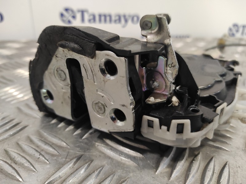 Recambio de cerradura puerta trasera derecha para toyota prius (nhw30) 1.8 16v cat referencia OEM IAM 14314110  