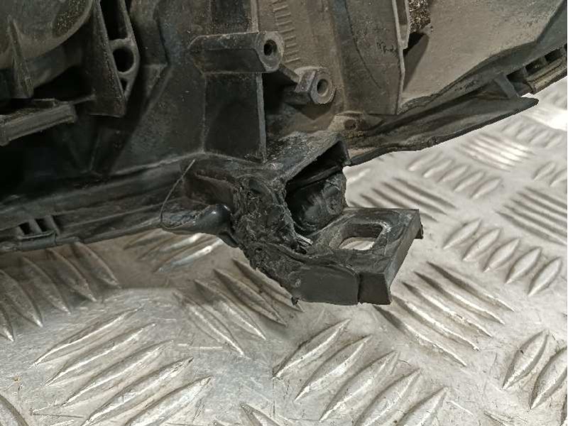 Recambio de faro izquierdo para mercedes-benz clase a (w169) referencia OEM IAM A1698200561  0301197211