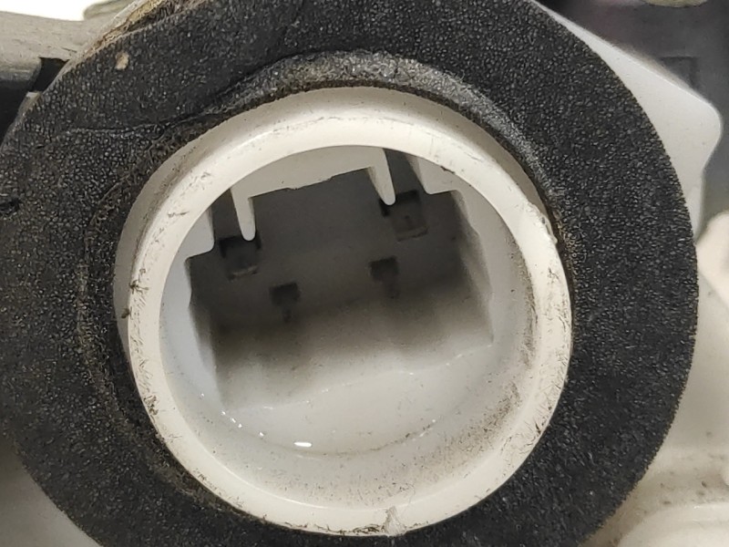 Recambio de cerradura puerta trasera izquierda para toyota prius (nhw30) 1.8 16v cat referencia OEM IAM T4314120  