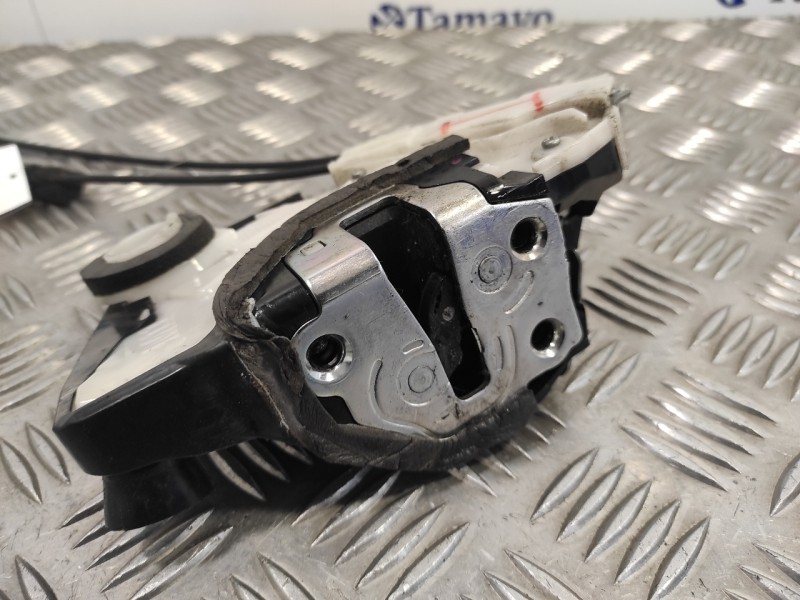 Recambio de cerradura puerta delantera izquierda para toyota yaris 1.3 16v cat referencia OEM IAM T4311140  