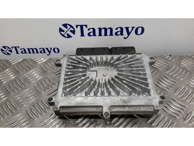 Recambio de centralita motor uce para volvo s40 berlina 2.4 cat referencia OEM IAM 0797009132  P30650677