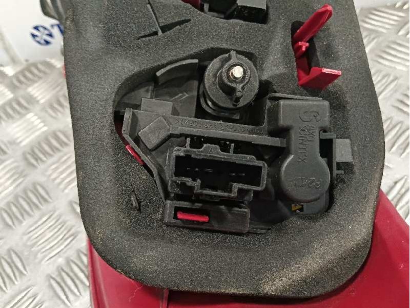 Recambio de piloto trasero izquierdo para peugeot 206 cc referencia OEM IAM   