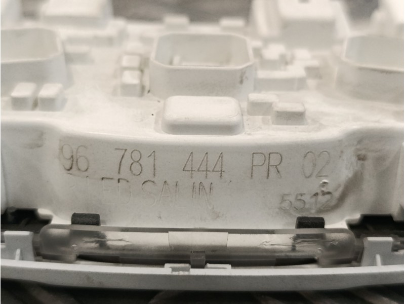 Recambio de luz interior para peugeot 308 1.6 blue-hdi fap referencia OEM IAM 96781444PR02  