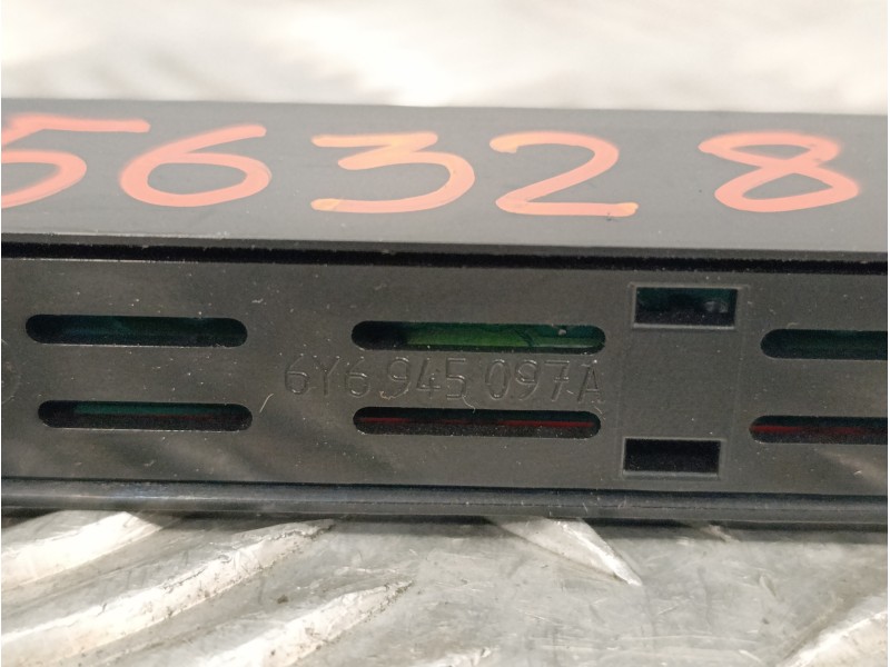 Recambio de luz central de freno para skoda fabia (6y2/6y3) 1.4 16v referencia OEM IAM 6Y6945097A  