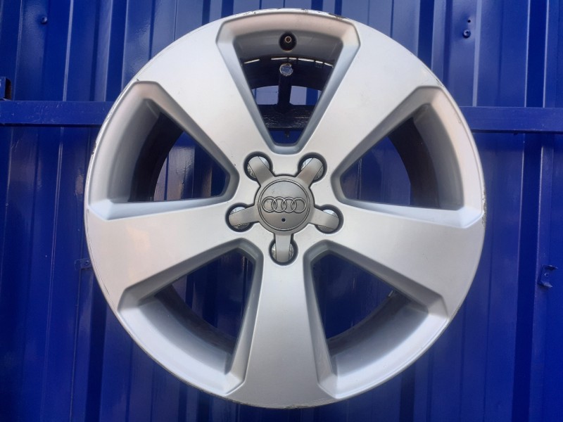 Recambio de llanta para audi a3 sportback (8va) 2.0 16v tdi referencia OEM IAM 8V0601025BK  