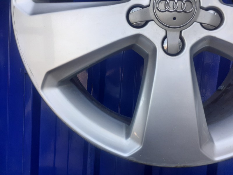 Recambio de llanta para audi a3 sportback (8va) 2.0 16v tdi referencia OEM IAM 8V0601025BK  