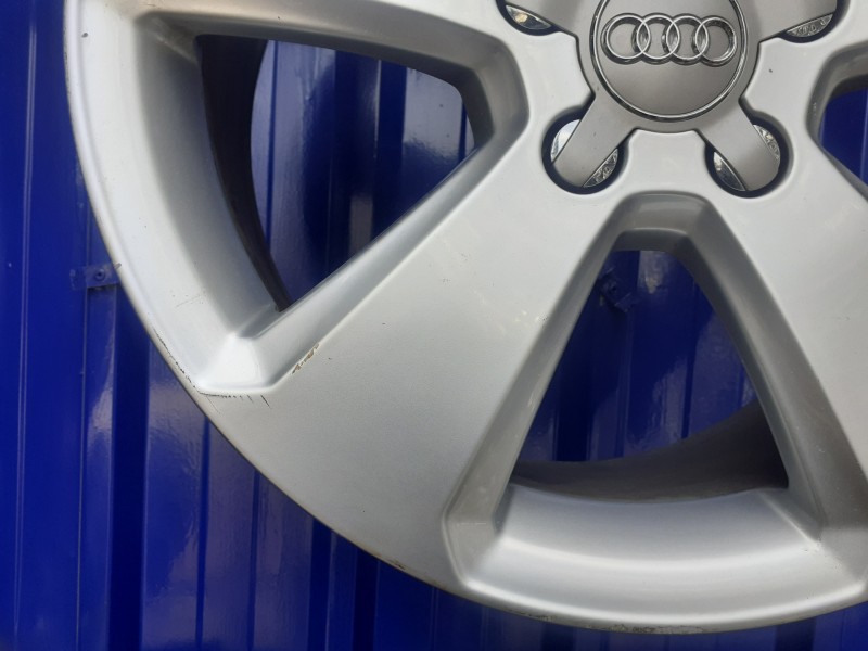 Recambio de llanta para audi a3 sportback (8va) 2.0 16v tdi referencia OEM IAM 8V0601025BK  