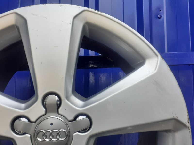 Recambio de llanta para audi a3 sportback (8va) 2.0 16v tdi referencia OEM IAM 8V0601025BK  