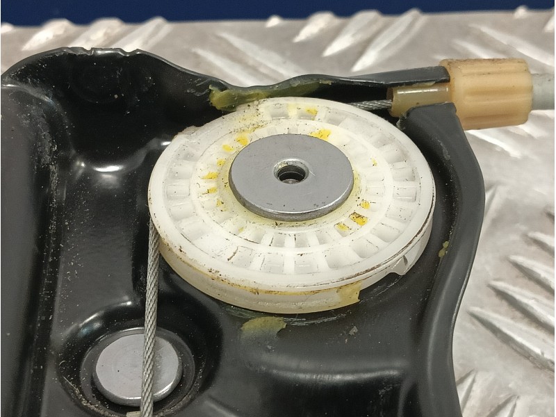 Recambio de elevalunas delantero izquierdo para bmw serie 6 coupe (f13) (....) referencia OEM IAM 7303785 840311623 7304521