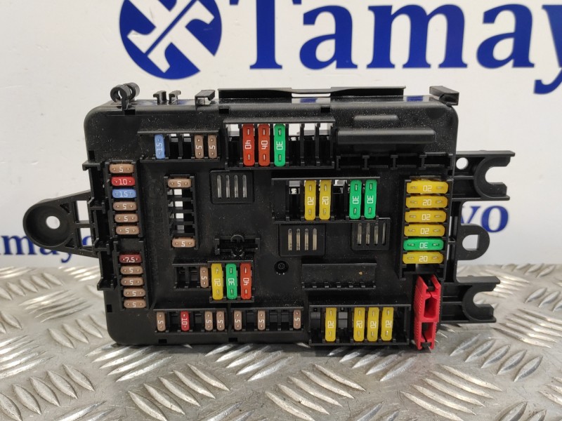 Recambio de caja reles / fusibles para bmw serie 1 lim f21 ac referencia OEM IAM  19554000001 19561000001
