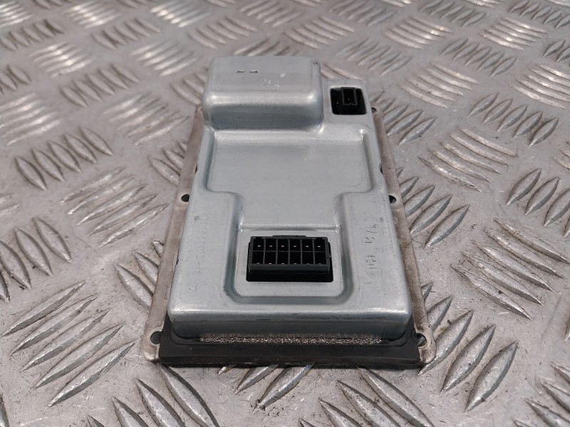 Recambio de centralita faros xenon para chrysler 300 c referencia OEM IAM 89032133  