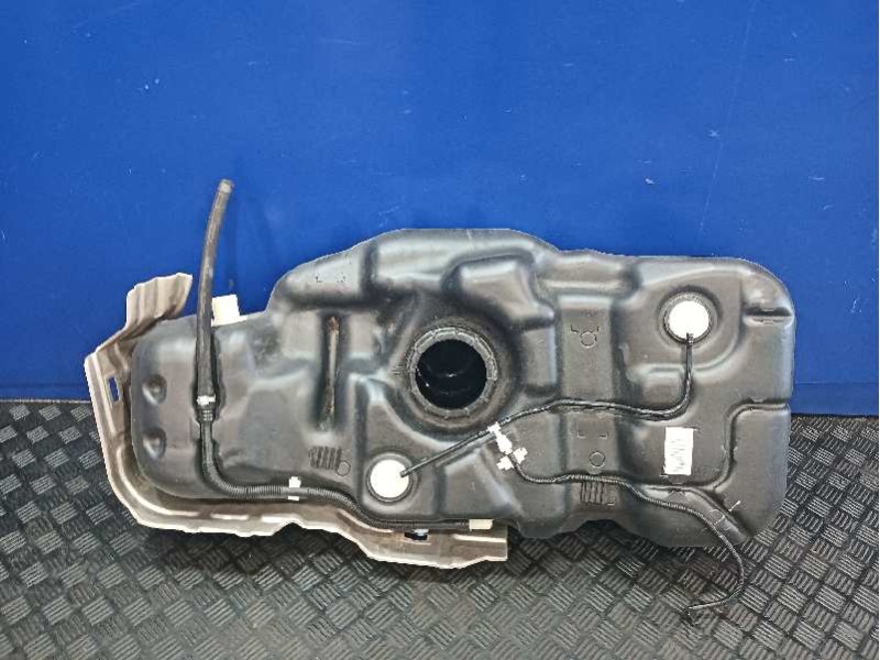 Recambio de deposito combustible para nissan nv 200 (m20) referencia OEM IAM 100101777  172013LS0B