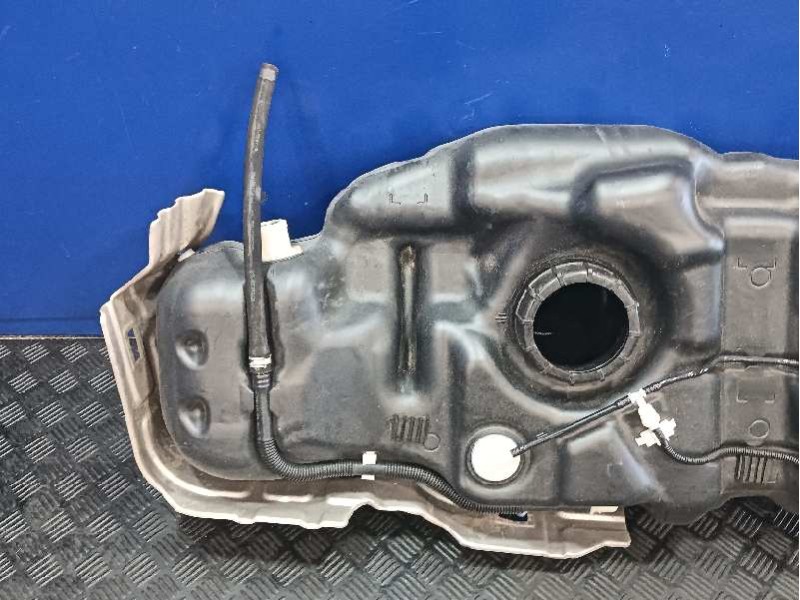 Recambio de deposito combustible para nissan nv 200 (m20) referencia OEM IAM 100101777  172013LS0B