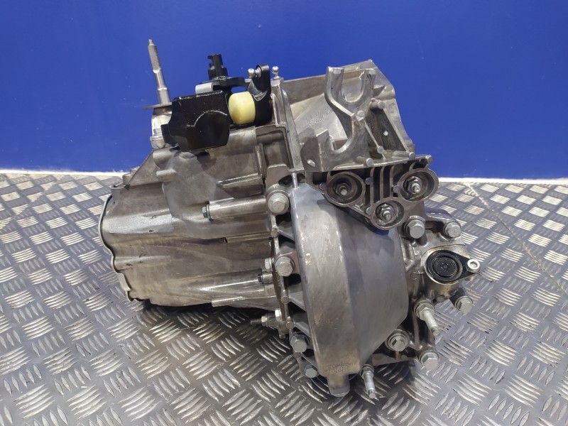 Recambio de caja cambios para peugeot 5008 sport pack referencia OEM IAM 20MB26  