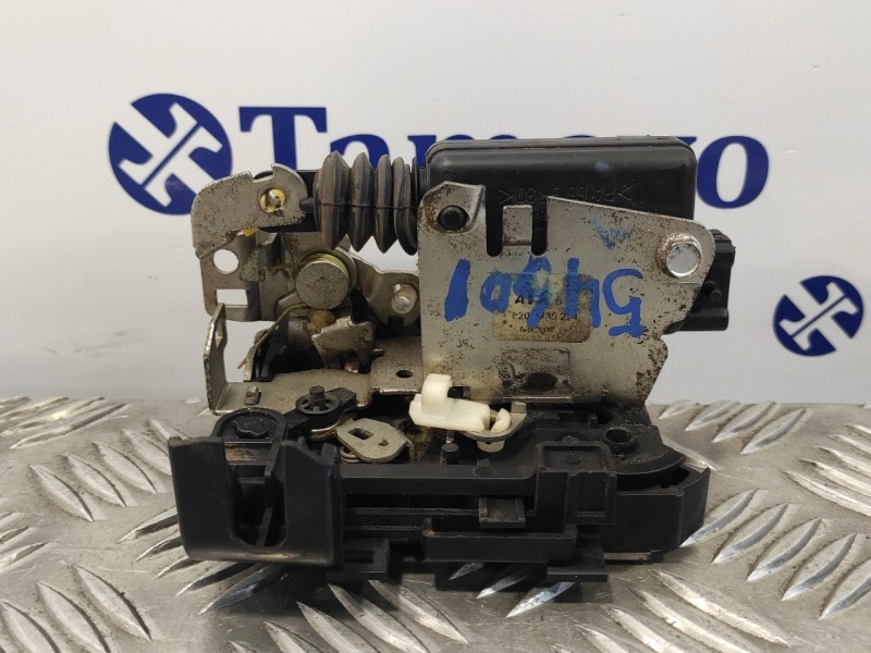 Recambio de cerradura puerta delantera derecha para dacia sandero 1.4 cat referencia OEM IAM   