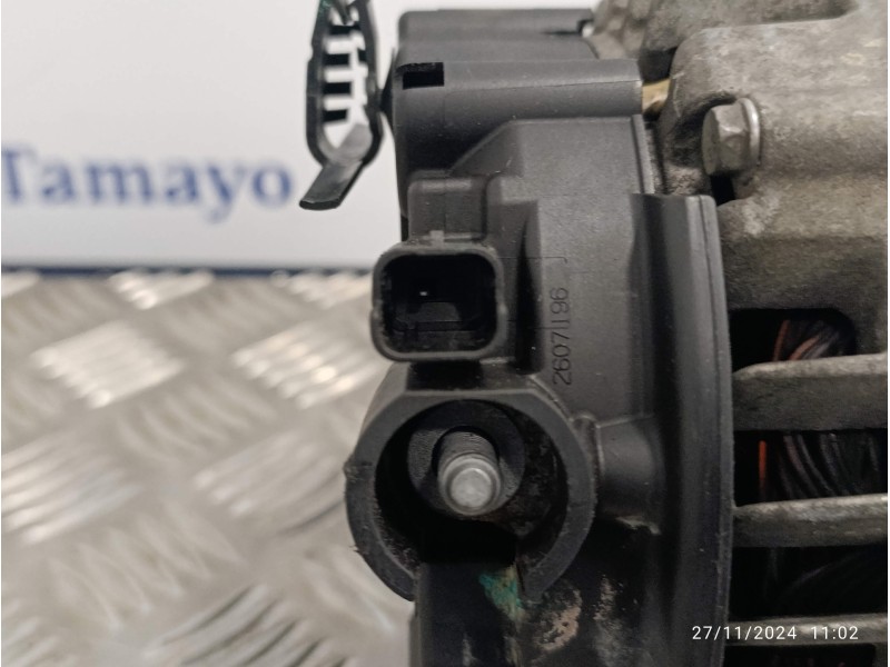 Recambio de alternador para peugeot 208 referencia OEM IAM 9810525380 TG15S218 2624310B