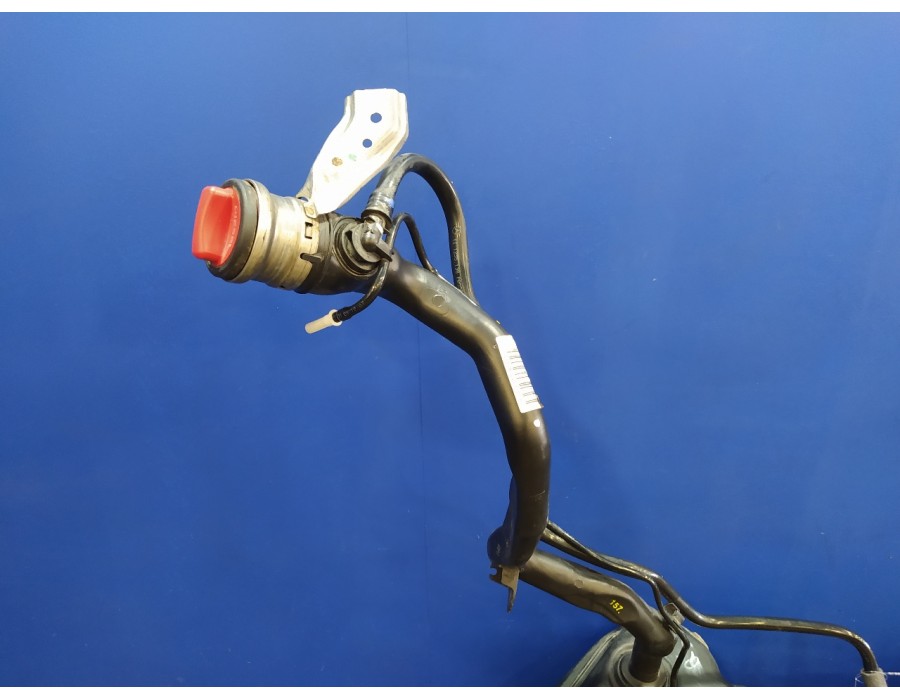 Recambio de deposito combustible para mercedes-benz clase c (w204) berlina 2.2 cdi cat referencia OEM IAM A2044703801  